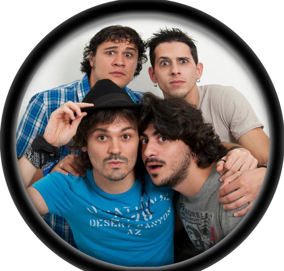 Siamo un gruppo di Cianciana (AG). Suoniamo cover di Deep Purple,Led Zeppelin,Pink Floyd, Jimi Hendrix,The Doors,ZZ Top,Muse,Metallica,Red Hot Chili Peppers