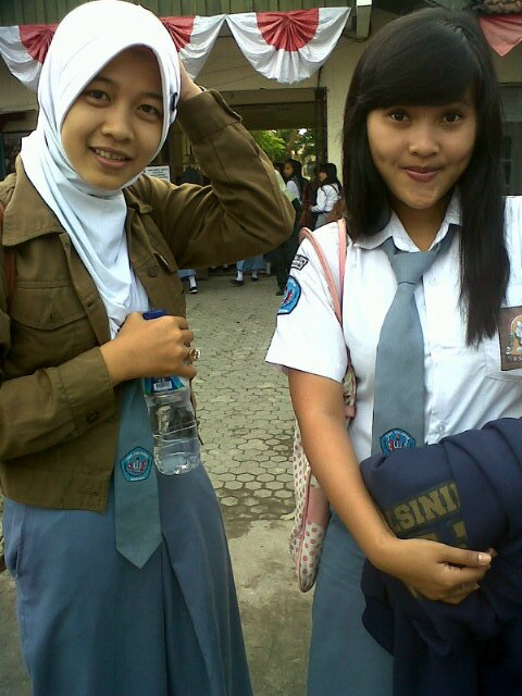 Wanita|pelajar|♥ @Riski_Dst|followme|folback|mention|