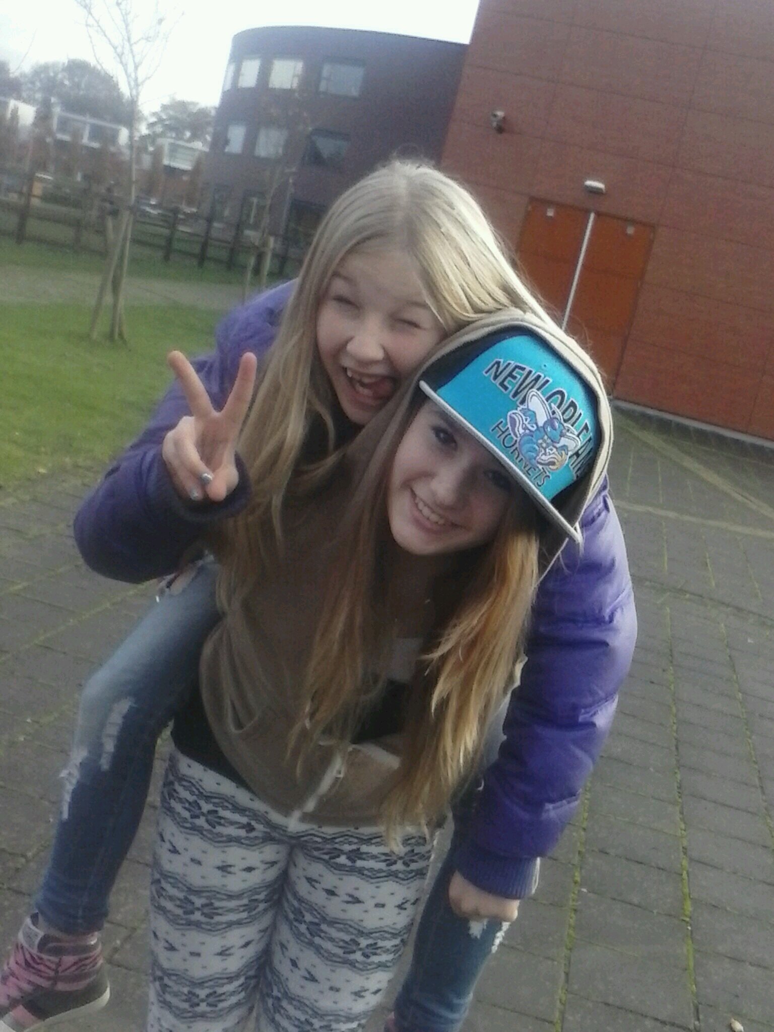 #me#blond#hair#brown#eyes#13#years#old#love#wellant#college#2b#amersfoort#vathorst# :*
