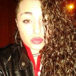 Futura pedagoga. Enamorada de la música,de las playas de invierno,de los paisajes bellos,de las noches locas y de los dias memorables. :) y también nómada.