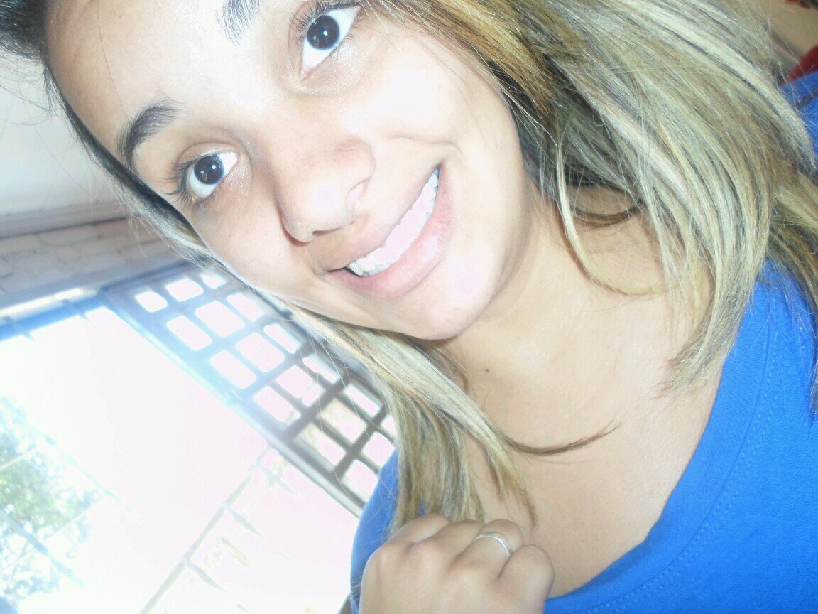 Querer nem sempre é poder, por isso sempre corre e acredite nos seus sonhos. No final vai valer apena. Assim simplesmente eu quero e faço!