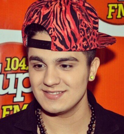 louca e apaixonada pelo luan ♡