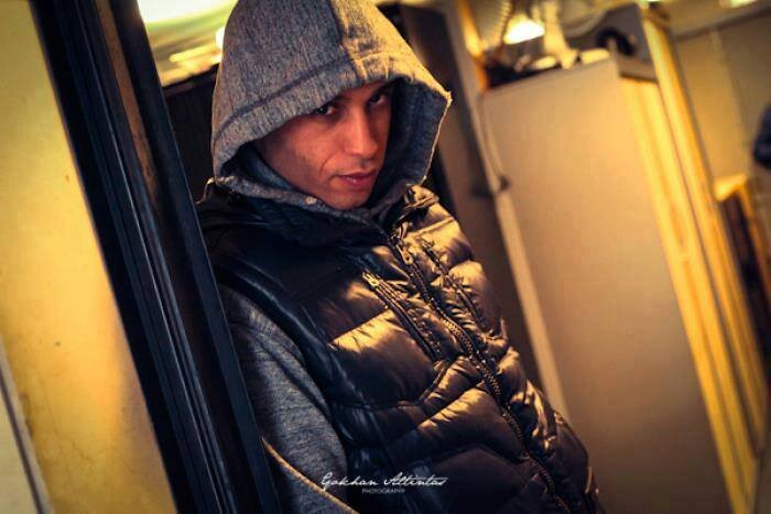 OUAI G'SUIS TROP FAN DE MISTER YOU G'LE 
KIFF TROP WOOGATAGA GROS BIG UP A MISTER YOU ET LACRIM ET BRULUXX