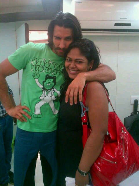a fun loving, hard working girl who lives in her dreams...In love with Ranveer Singh n Matt Lanter!!!!!!!!!