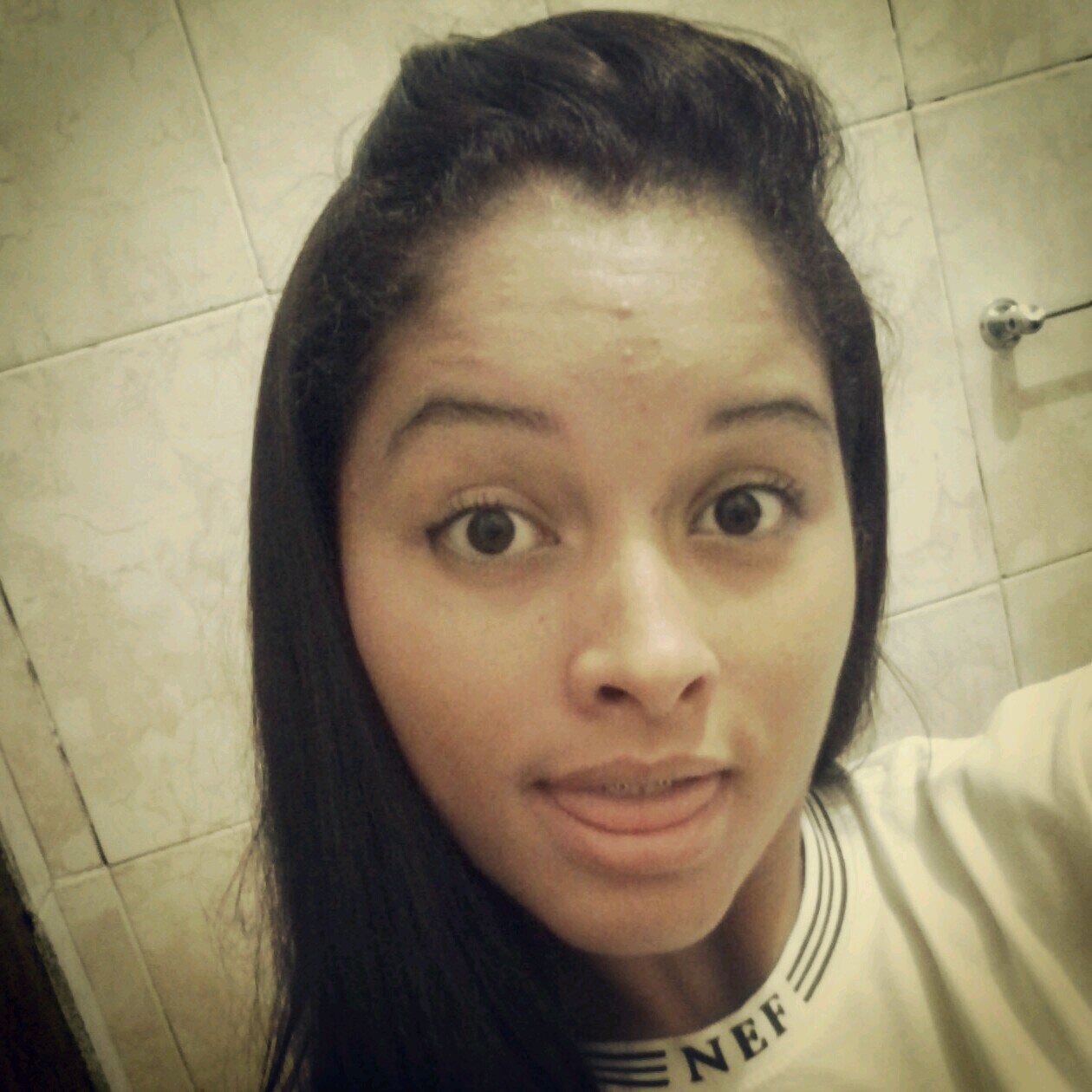 O importante da vida é a vida que se leva e o resto é a penas resto....         Quero mais felicidade e positividade em minha vida pois pra mim é o que falta!