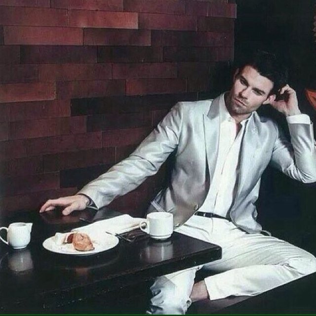 Elijah's the name, being the only honourable Original is my thing [RP/Single/Straight/TVD/TO]