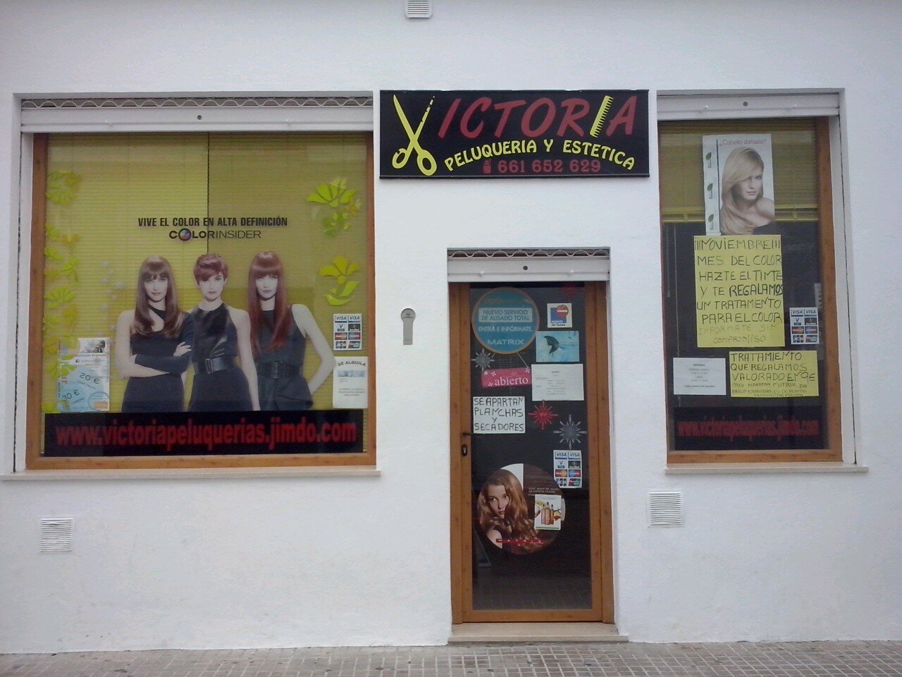 Peluqueria y estetica. frente al supermercado dia.