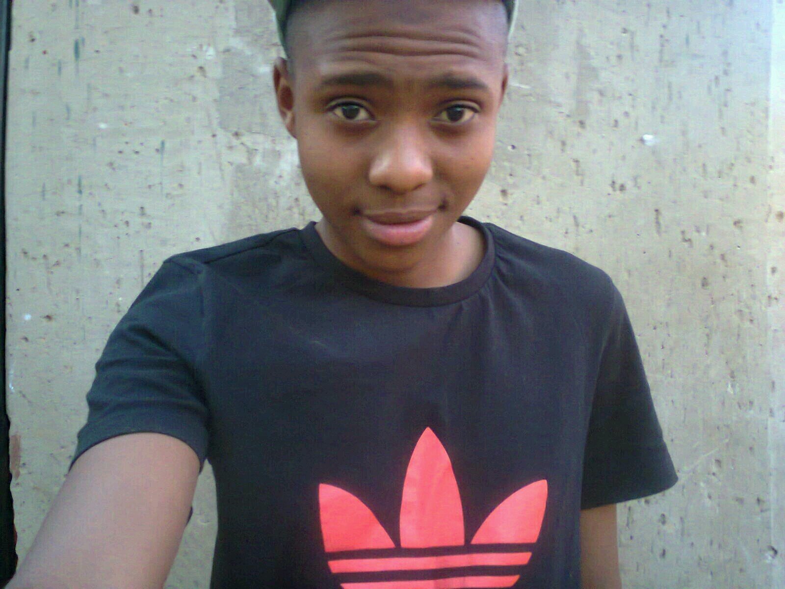 Gud as always, listens to local hip hop ,house music nd defently admires okmalumkoolkat and scoop ,once of all believes in God allmight  [0_o]