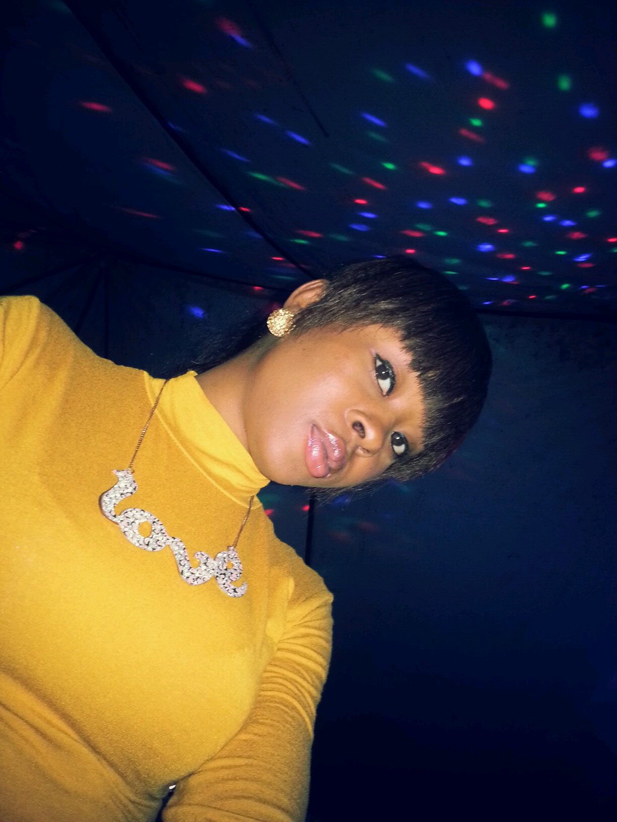 macksberry's profile picture. Small but myti..sassy n classy wit a touch of film....