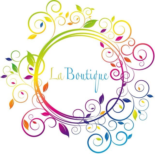 La boutique is an online clothing store providing glamorous and fashionable Egyptian designers' products across Cairo.
