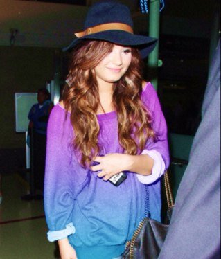 demi lavoto's hugeee!! Fan I follow back lavotics .... And all ^_^