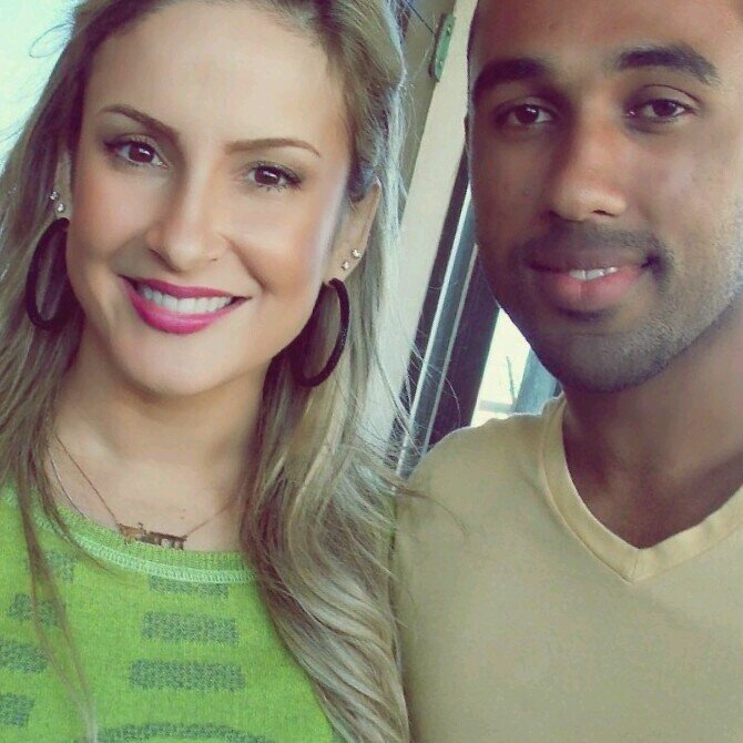 louco pela vida, amante do céu e das estrelas, fã incondicional da cantora Claudia Leitte
