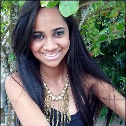 Eu troco meu sorriso por um beijo seu