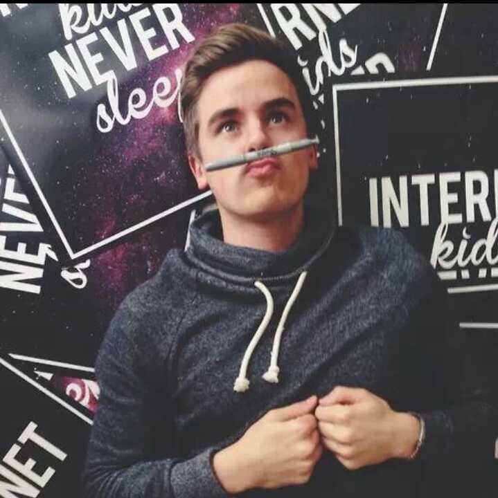 follow @whato2l bc she just gave you a free follow! :)