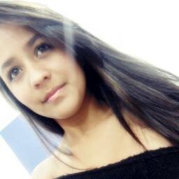 Me defendo com sorrisos e ataco com silêncios. Casada