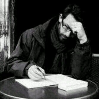 رجلا رمادي.. س أبعثر بحروفي هنا