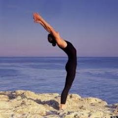 Follow to receive posture reminder tweets every 15mins