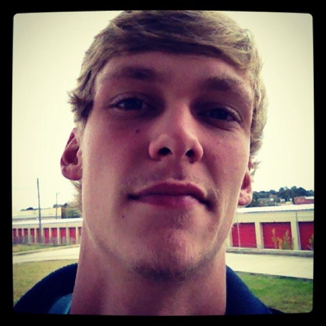 Hey what's up I'm 21 follow me i follow back.. Any questions go fuck yourself