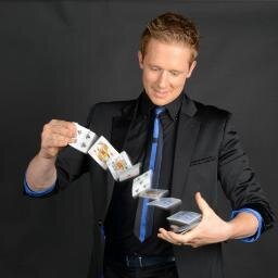 Professional London Magician - Over 2000 shows of experience at Weddings, Parties & Corporate events. Contact now to discuss your upcoming event 07564032857
