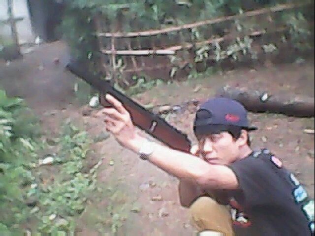 Aku lebih baik di benci orang untuk jadi diri ku sendiri, ketimbang menjadi munafik untuk di puja orang ,@purwakarta
