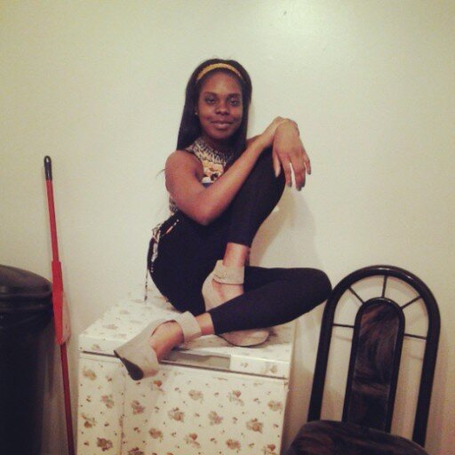 SuzieLola's profile picture. BLESSED THANKFUL BEAUTIFUL EDUCATED MONEY TEAM INDEPENDENT #TEAM NATE #REST EASY MY BLOODLINE LIL BUD & MY BIG BROTHER TIM #signed.mrs.armstrong