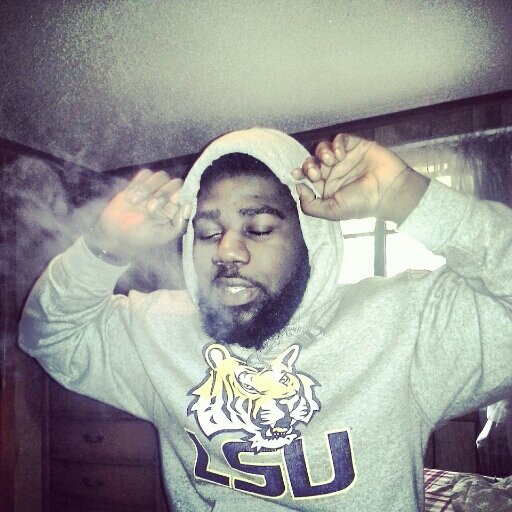 Low Tolerance for BS! #TeamBMG™ #TeamHeatNation #Patriots #SU #Ambitious Right Hand: @Lesane_Crooks_ Wife: @ground0_thickzz