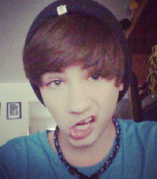 I'm a guy Belieber/Directioner.