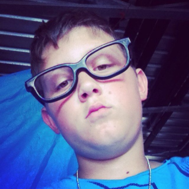 Sup22222's profile picture. Yolo master ppl so follow dont pass me