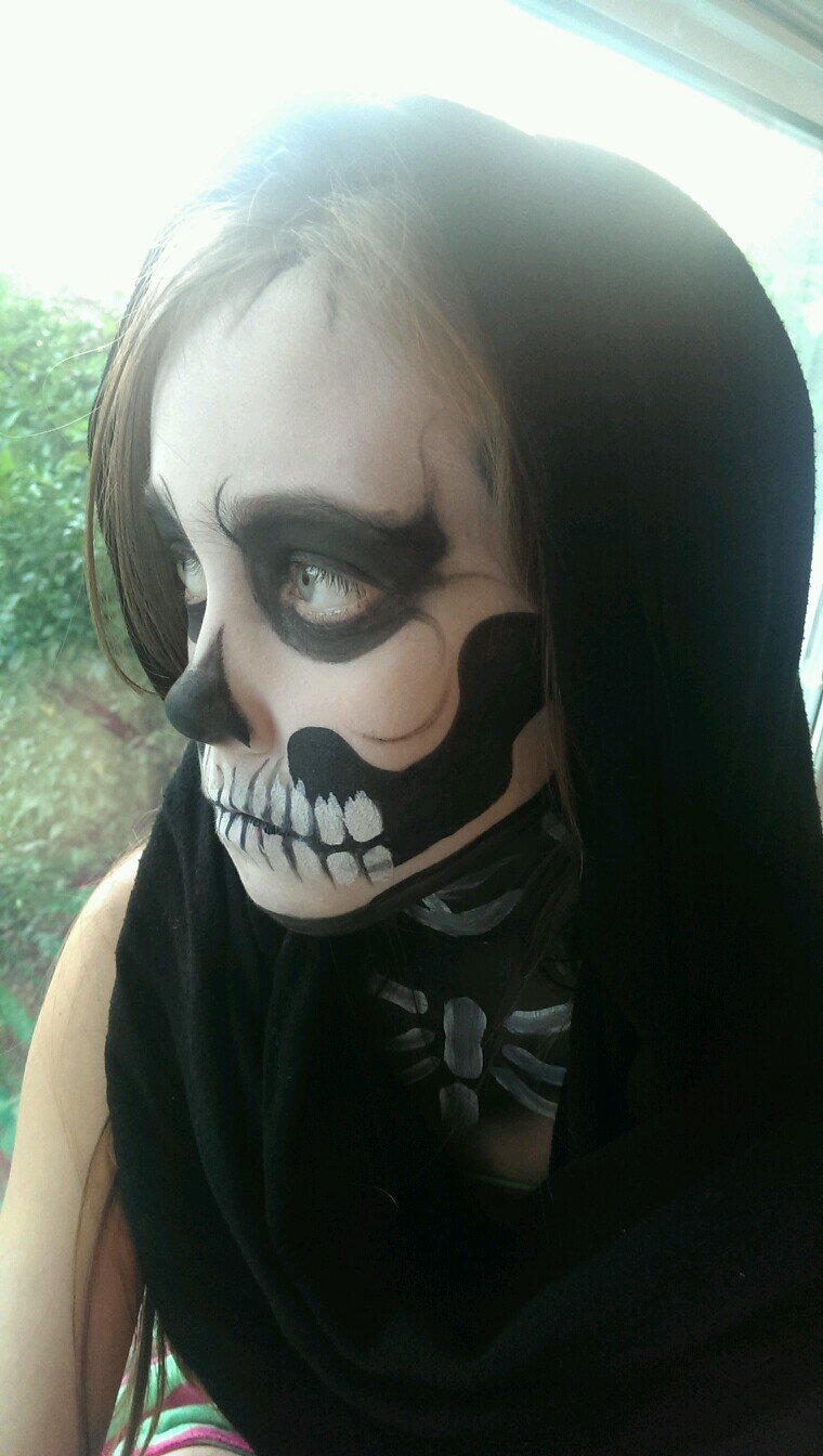 face painter, balloon artist, & glitter tattooist. Mum of 3, crocheter, crafter, M.E. sufferer.