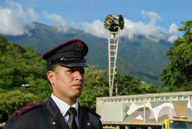 Bombero Voluntario Universitario de la Universidad Central de Venezuela