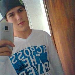 Quem se descreve se limita .