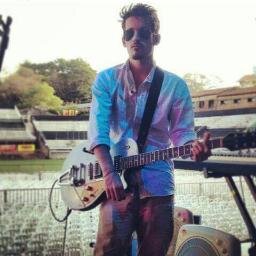 Soy @Camii_ MR Fan De Ricardo Andres Reglero Rodriguez :3 ! Ricky Montaner y su familia ...Recomienda nos  Unidas por una sola pasion MR y la Familia Montaner