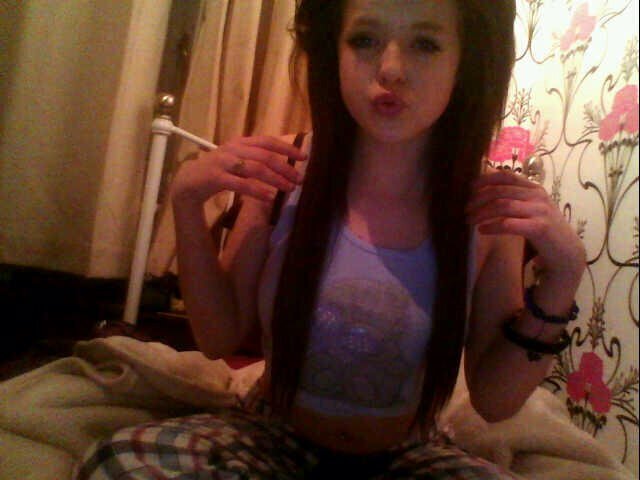 hey guys;
i'm lou,i live in wolverhampton i love one direction/niall james horan 
i love my bestfriend and my girls so much :)
team follow back :D :$$$