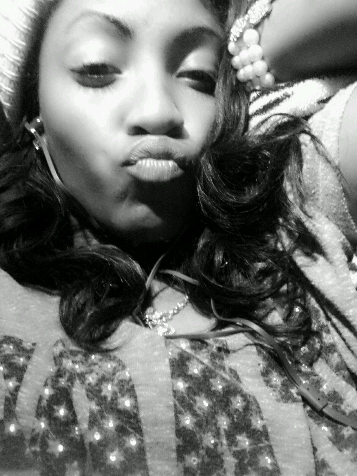 Liyahh_Marie_'s profile picture. Theres three sides to everystory ..
ⓒ&ⓐ ♥♥ ♥ 웃유☜♂♀