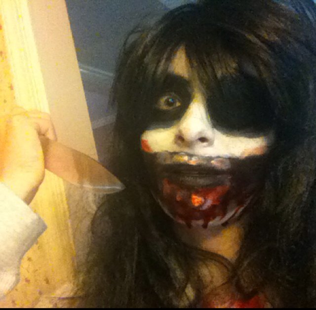 In love with a killer OuO ~Gø Tø Šłęëp~ #rp #taken: @killernameless ((@botdfmusic follows :D))