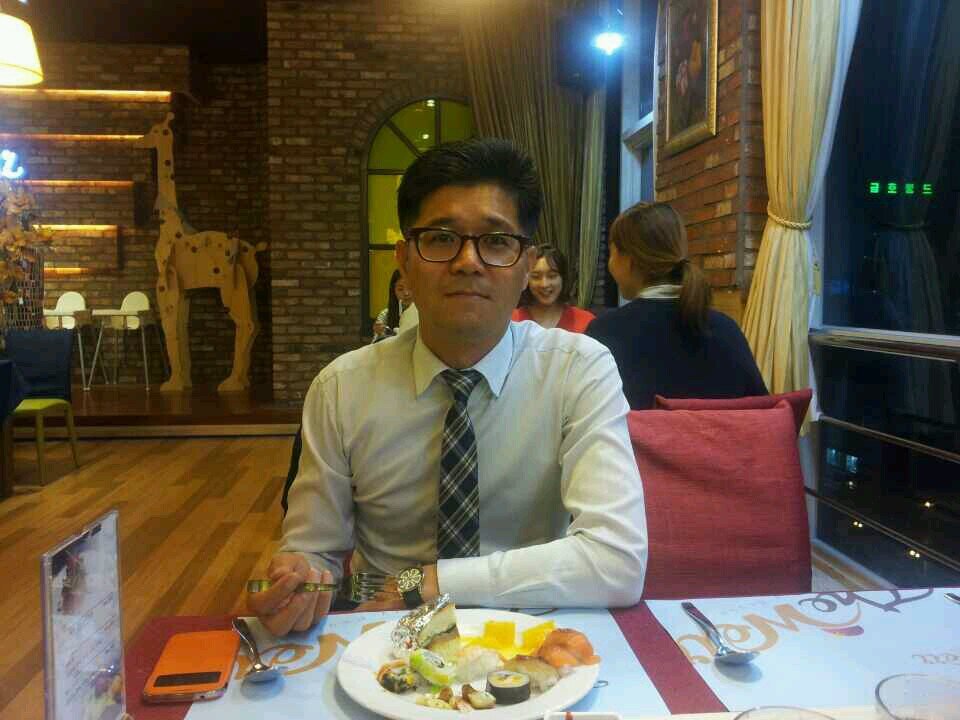 treebins's profile picture. 