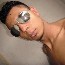 Quando Deus tira algo de você,Ele não está punindo-o,mas apenas abrindo suas mãos para receber algo melhor.