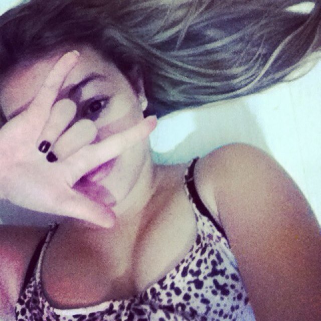 Minha idade, não define minha maturidade e fofocas sobre mim, não definem que eu sou.