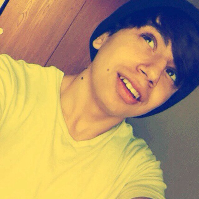 SmilessCris's profile picture. *HAVE FUN!! ✌
️-party all night and day 
-singing is passion 
-be yourself 
-just smile...