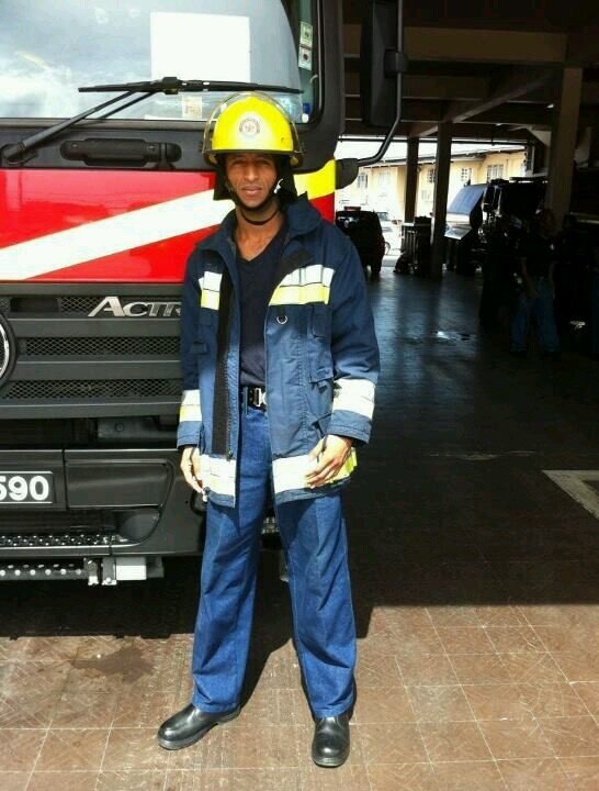 Fire Officer (17 yrs), BA in Business Management. Open minded and yearns 4 knowledge !
