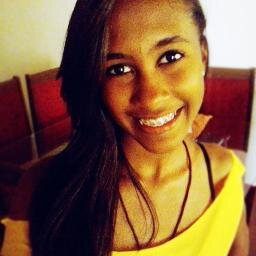 Algumas pessoas te amam do jeito que você é, outras te odeiam pelo mesmo motivo.