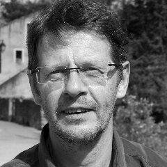 Juste un honnête homme....
Ex bac+10, Ingé. Eau & Environ. & Psychothérapeute.
Féru des Sciences et des Sciences Humaines.
Relisez Montesquieu,Reich & Jung