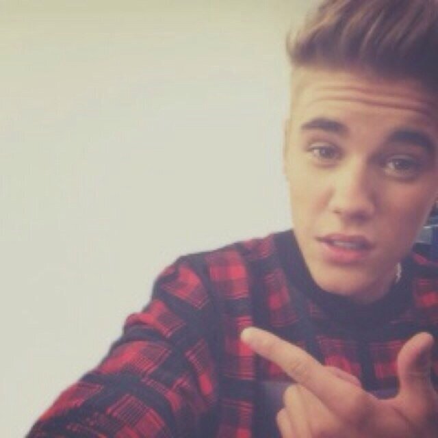 i gave you a free follow, please follow me on @bangerbieb ask for a fb on there x