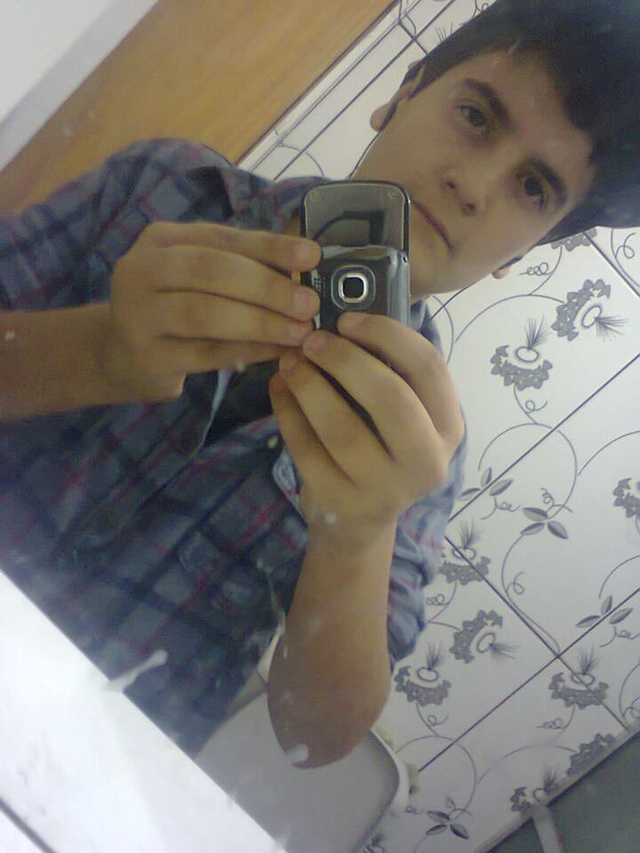 @VickySIipa akie:Bom gordinhu,vim aki pra ti dize que tu é mega especial na mia vida,te amo muitcho,viu?Pode sempree contar cumigu ♥