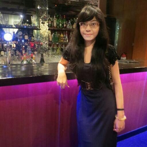 Furizuka's profile picture. The Official Frizka Apritya Ratupurwa Twitter Page, ♡ @lugaslurp @lenymega