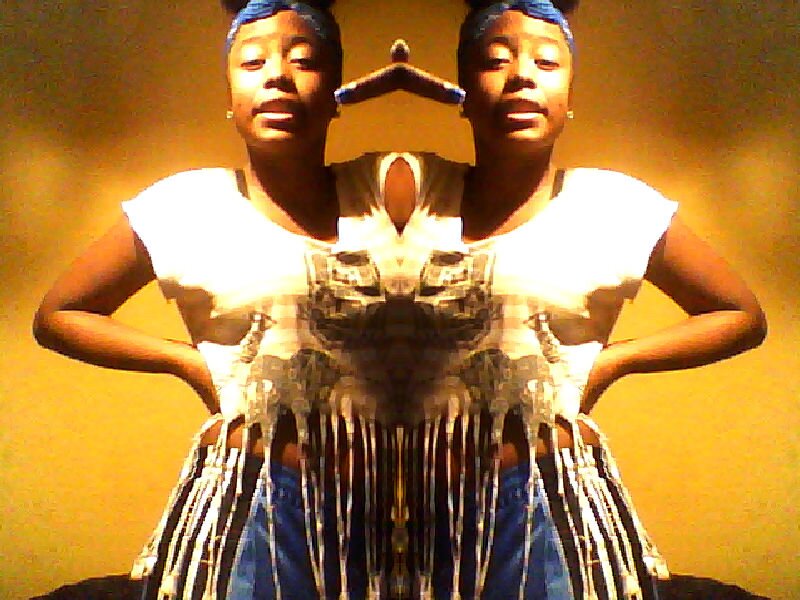 Im Reese ! Takenn Since 11.17.13 . Follow Me, I Follow Back . && Go Crazy !