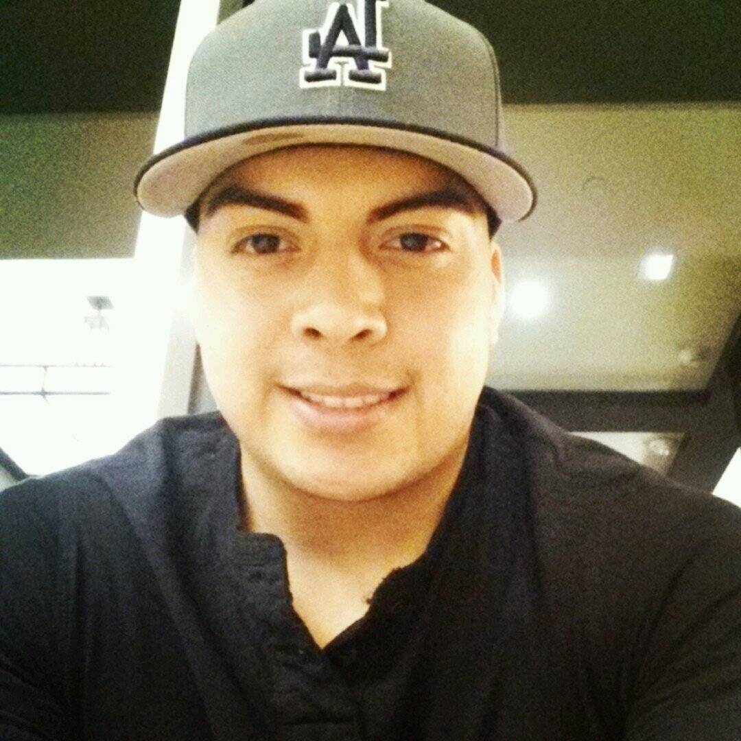 22 years young, love sports and live by one motto: Never give up on something, you can't go a day without thinking about