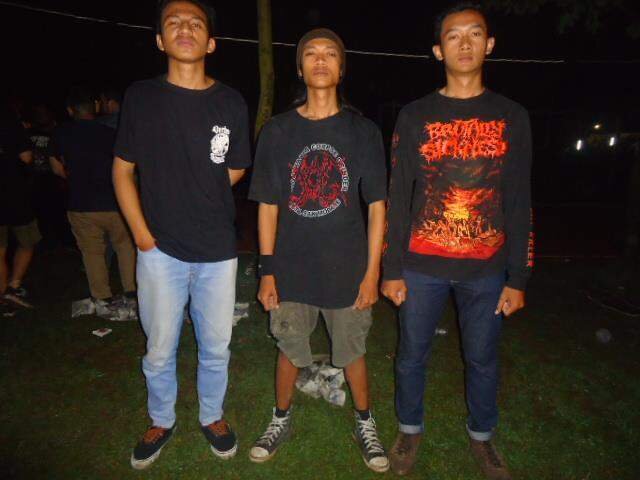 Official Twitter Disaster | Management @Farizvomit CP pin 25F1F7FB/742B9B68