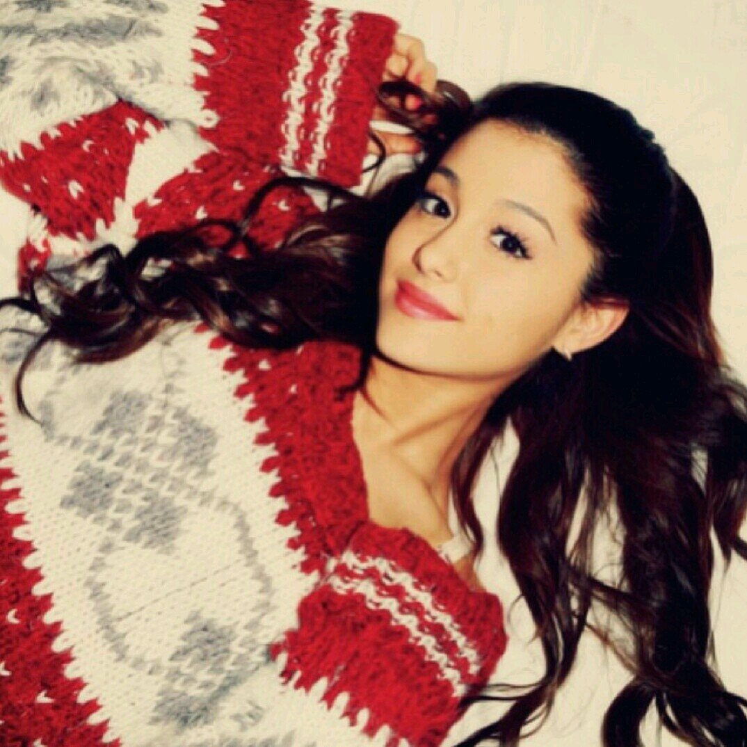 I ♡ @ArianaGrande ! she inspires so many people (including me) Ari saved my life ♡ she always makes me happy. she will always be right there 4 her fans ;)