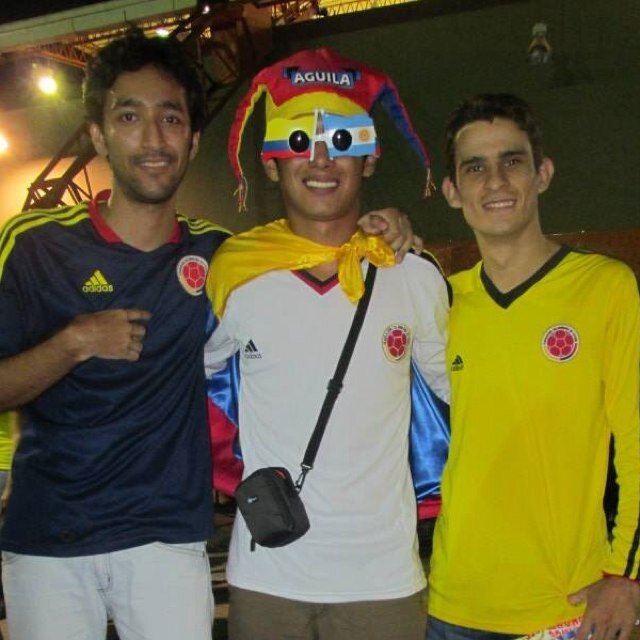 Joven realista, deportista y con una forma de pensar muy particular. No como de cuentos y como dice Sprite las cosas como son.